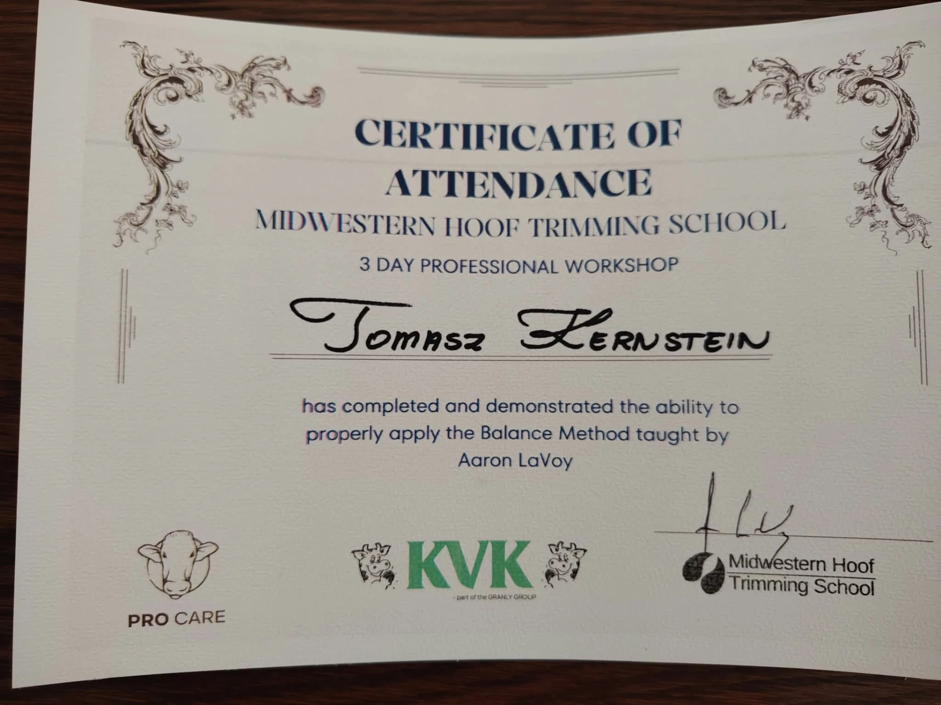 Certyfikat ukończenia Midwestern Hoof Trimming School — metoda Balance (Aaron LaVoy)